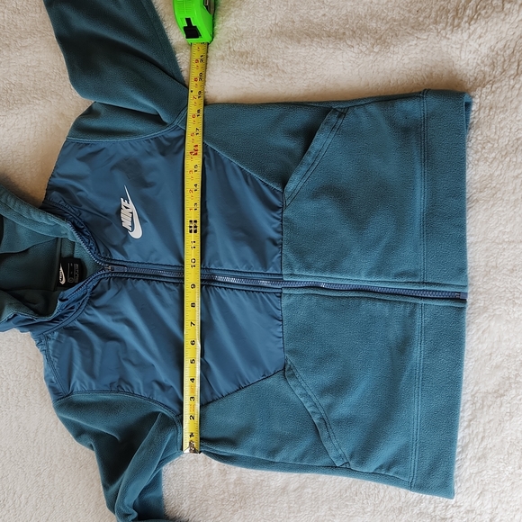NIKE Boys xl zip front jacket with hood in beautiful blue/grey color - Picture 8 of 10
